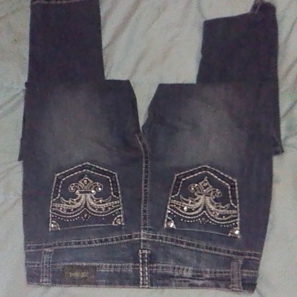 Jeans - Picture 2 of 3